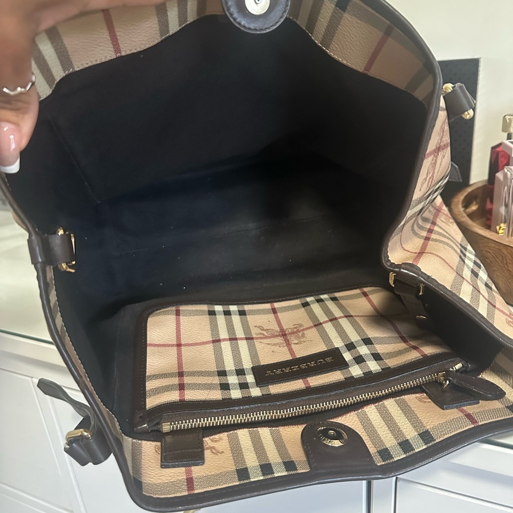 This bag is in very good condition. You will love it! :) - Picture 3 of 6